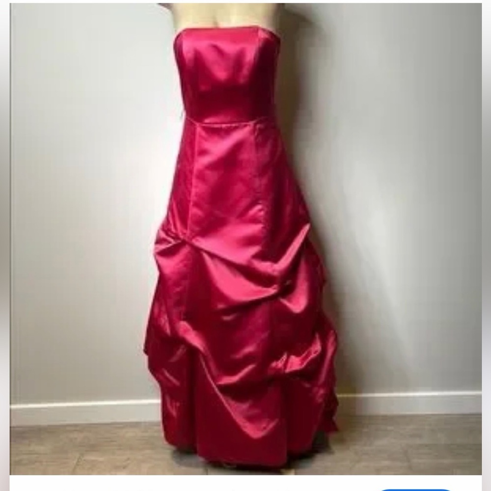 Strapless David’s Bridal Prom dress in colour Apple Red